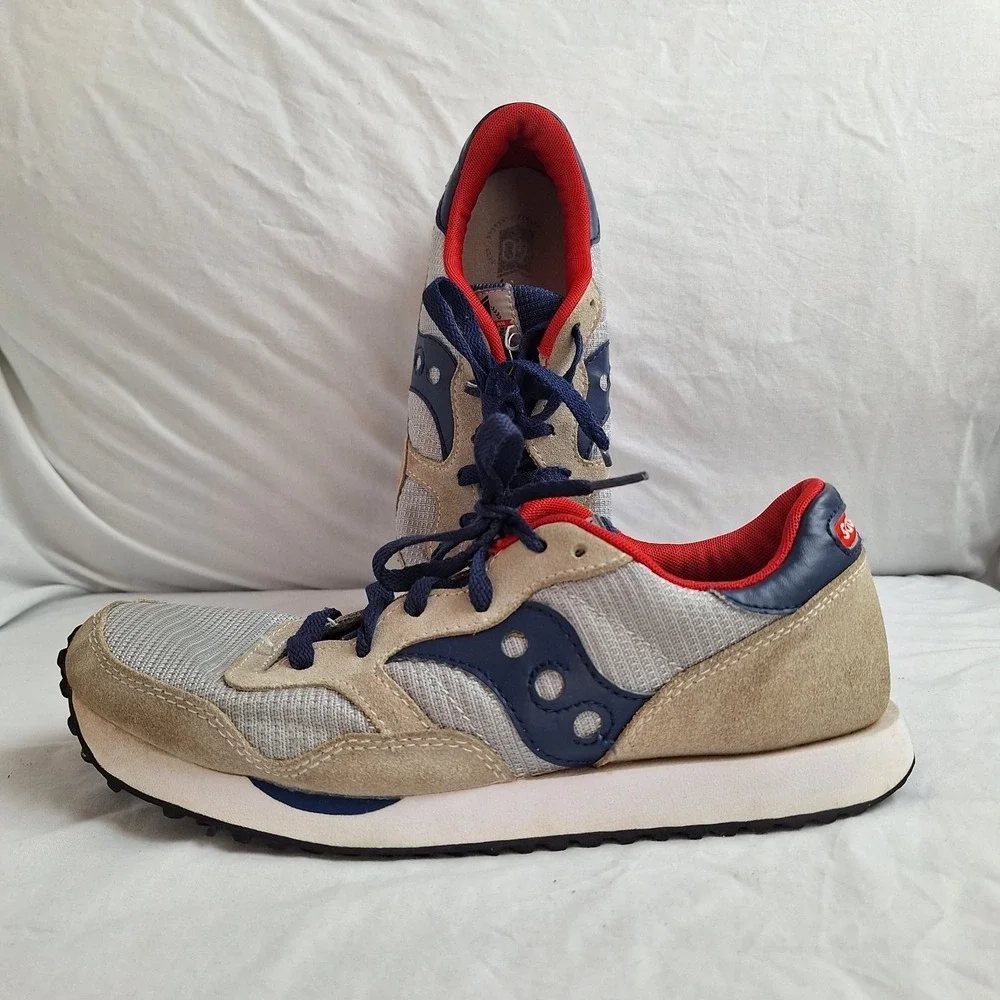 Saucony Essential Sneaker Women Sz 8.5 Vintage Inspired Running Retro Classic